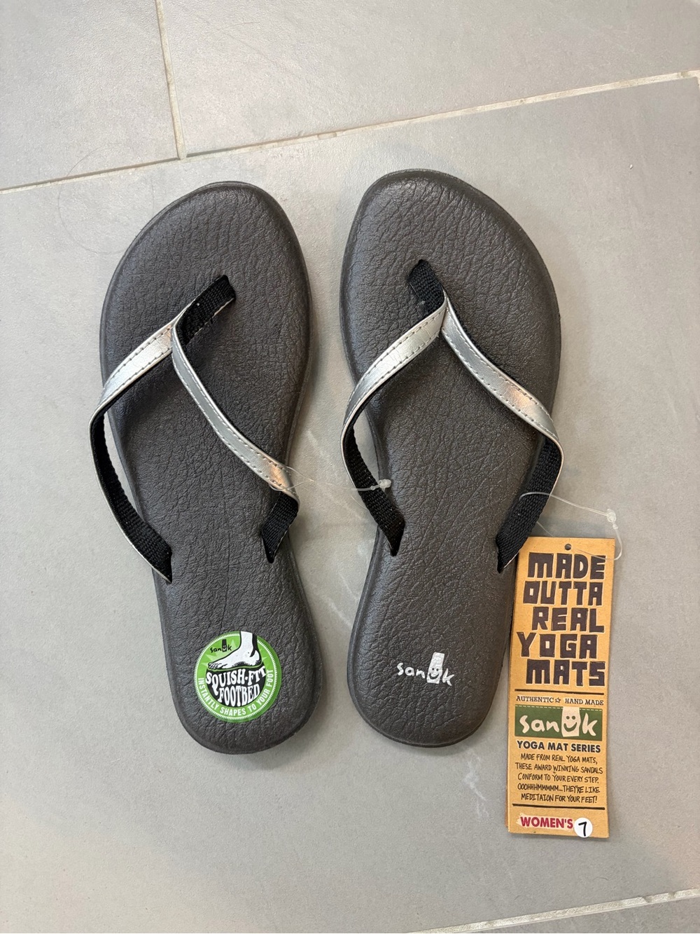 NWT Sanuk Yoga Spree Flip Flops Silver 7